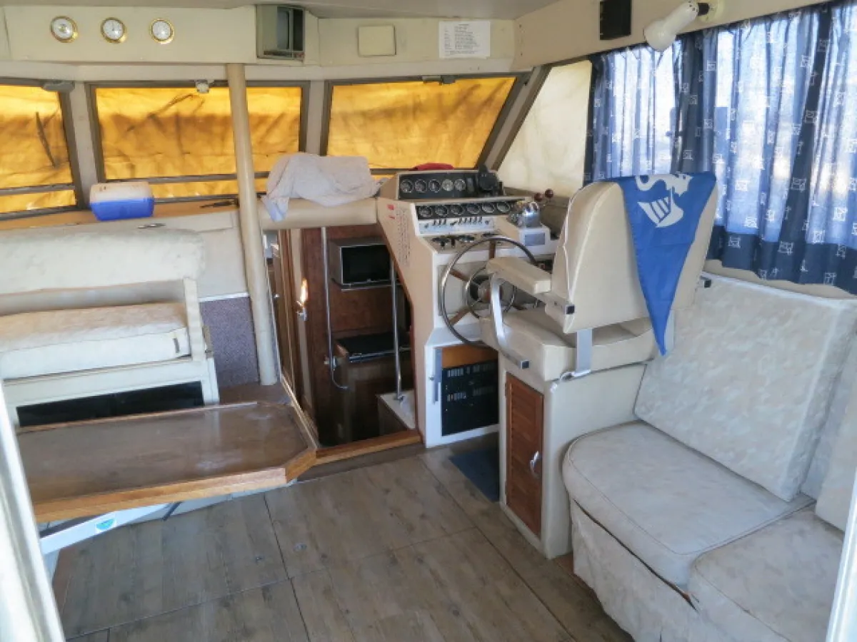 Polyester Motorboat Princess 37