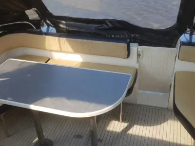 Polyester Motorboat Sealine Ambassador 285 Photo 3