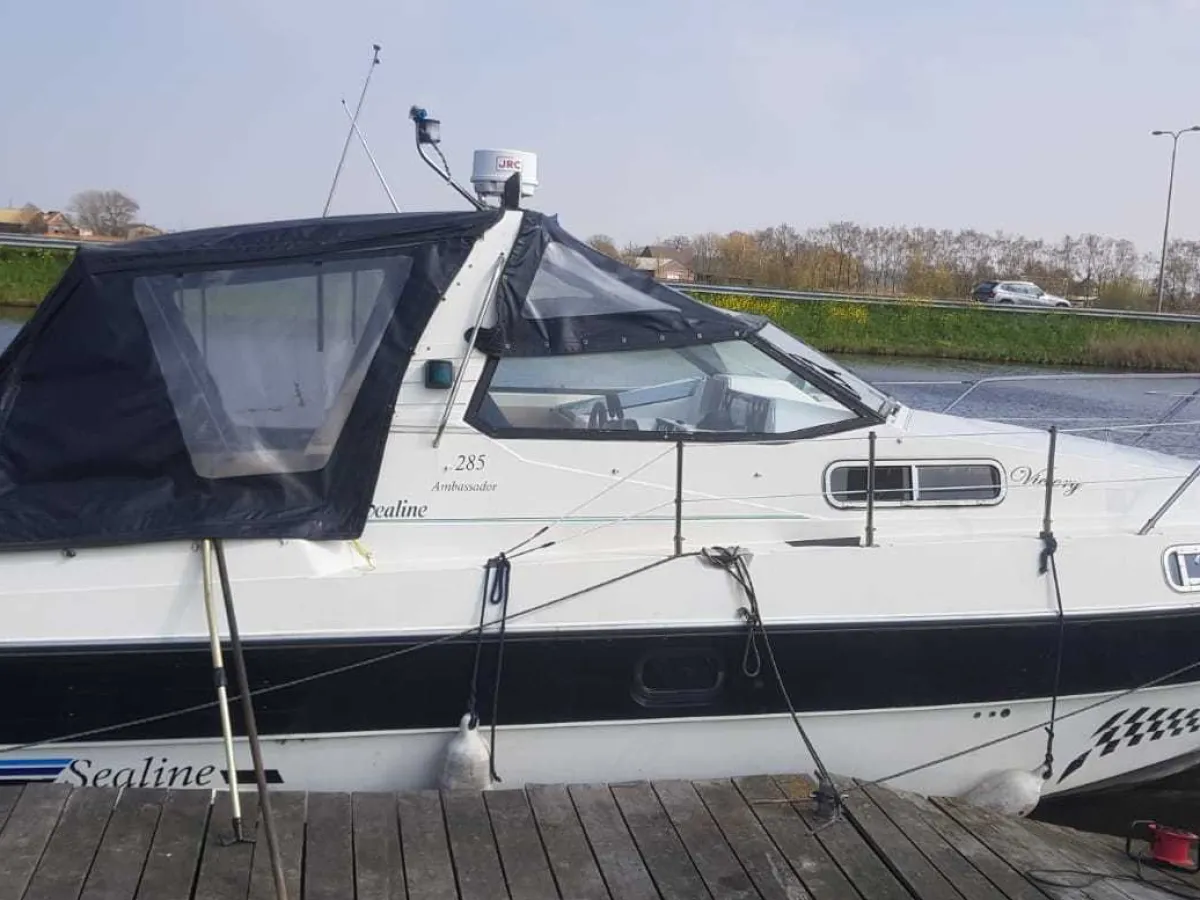 Polyester Motorboat Sealine Ambassador 285