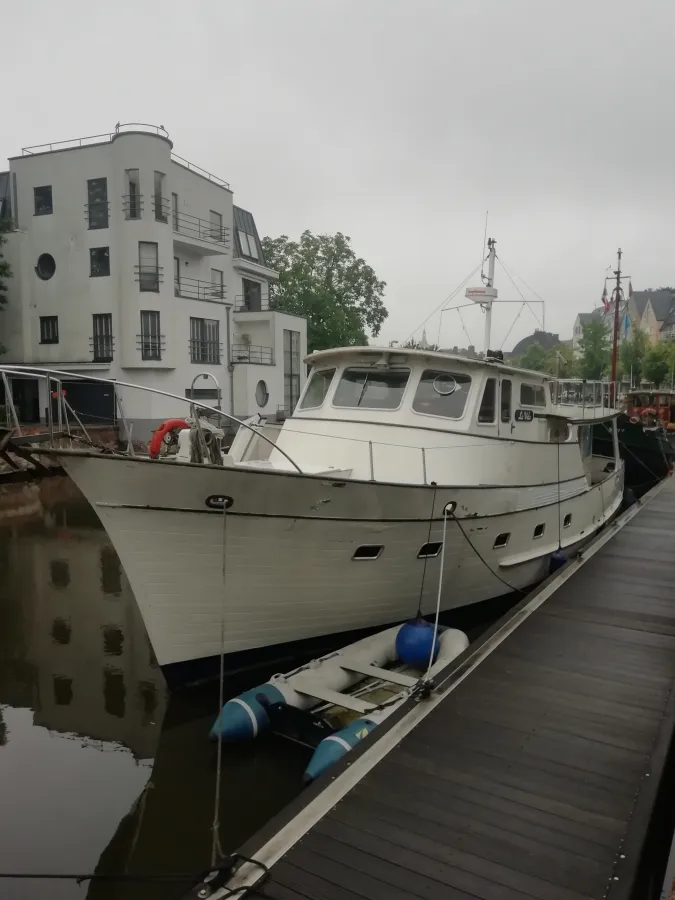 Wood Motorboat Grand Banks Alaskan 49ft