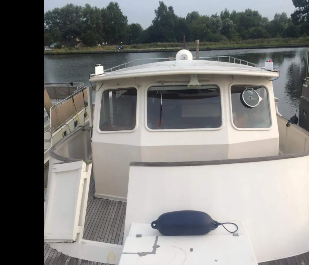 Wood Motorboat Grand Banks Alaskan 49ft