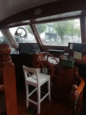 Wood Motorboat Grand Banks Alaskan 49ft Photo 6