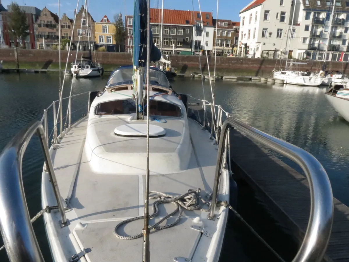 Polyester Sailboat Dehler Optima 850