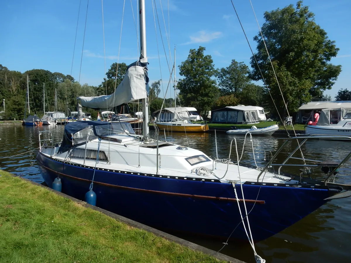 Polyester Sailboat Neptun 27