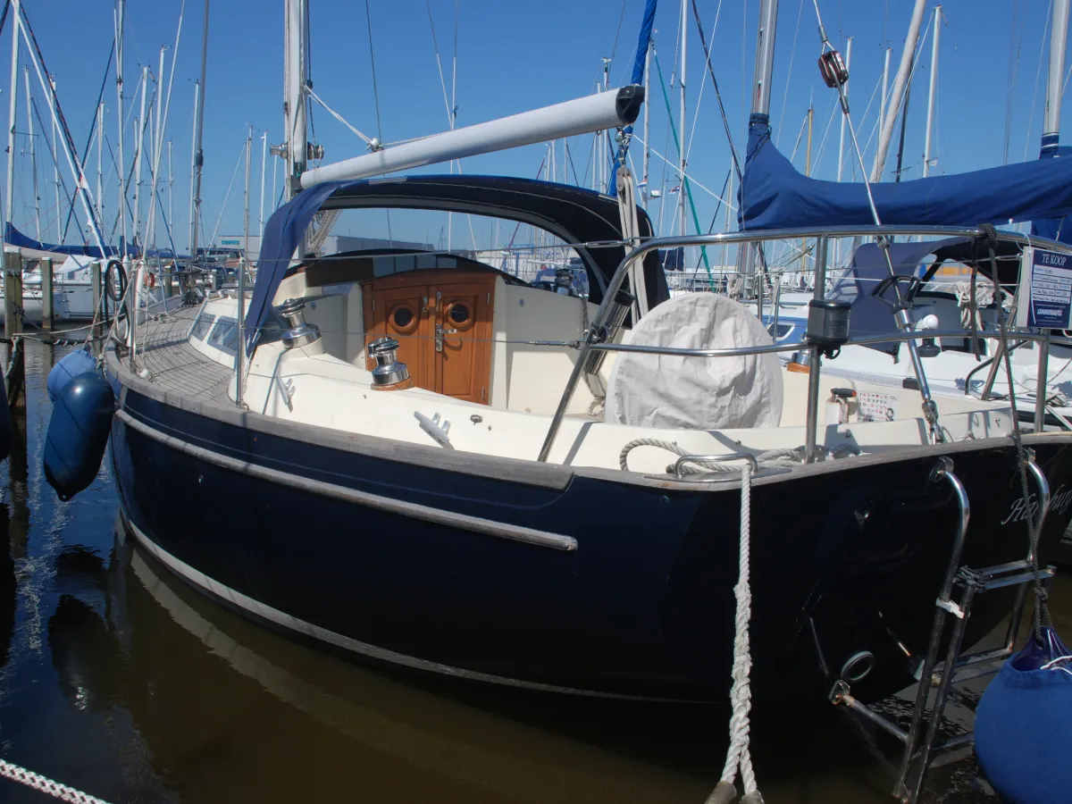 Polyester Sailboat Camper & nicholsons 35