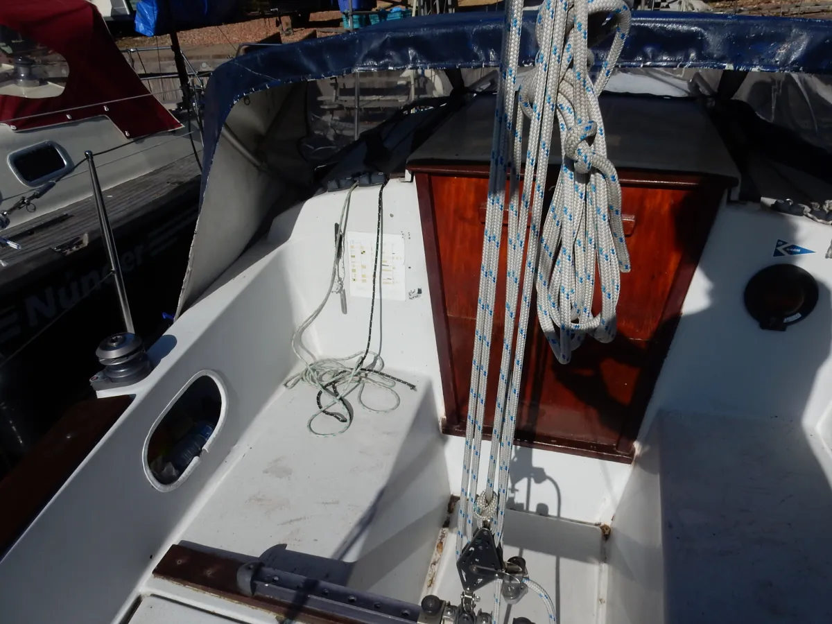 Polyester Sailboat Neptun 27