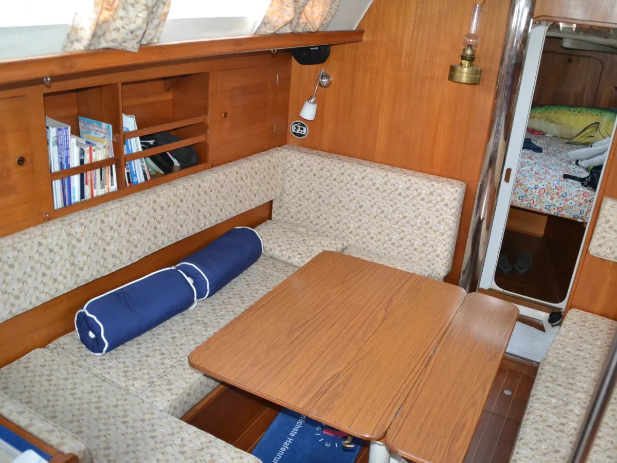 Polyester Sailboat Camper & nicholsons 35