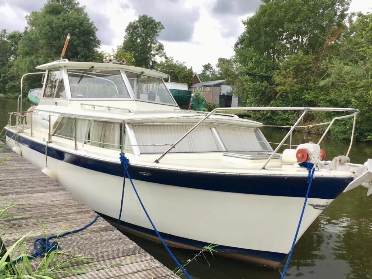 Polyester Motorboat Chris Craft 31 Commander