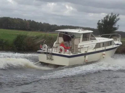 Polyester Motorboat Chris Craft 31 Commander Photo 2