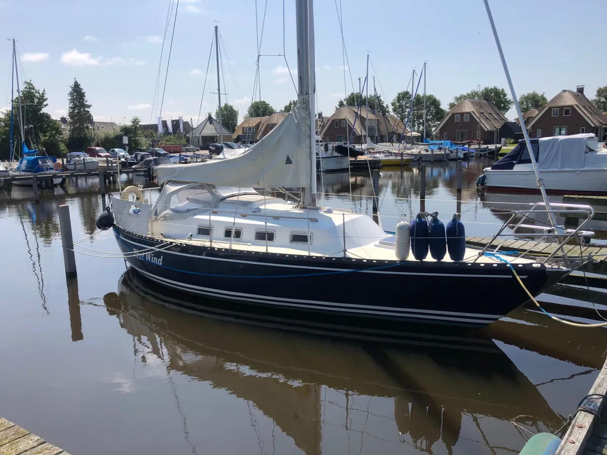 Polyester Sailboat Ventura Champ 30