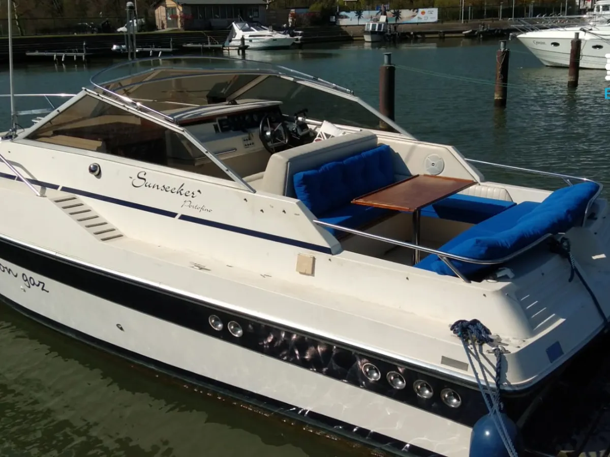 Polyester Speedboat Sunseeker Portofino 28