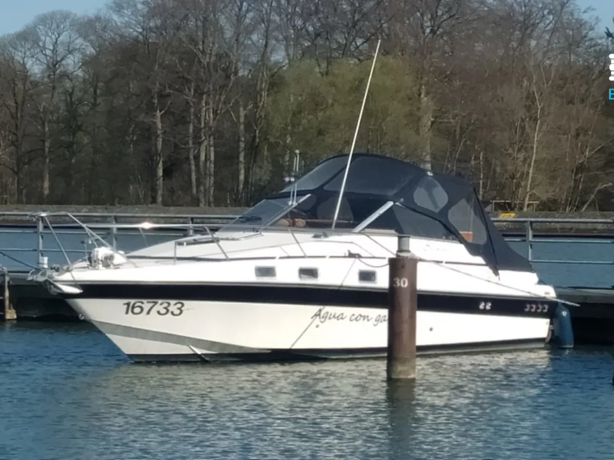 Polyester Speedboat Sunseeker Portofino 28