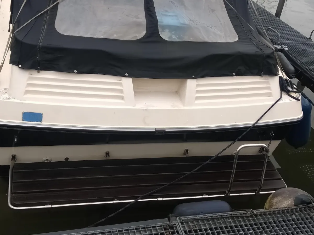 Polyester Speedboat Sunseeker Portofino 28