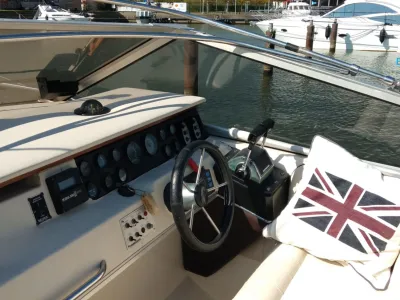 Polyester Speedboat Sunseeker Portofino 28 Photo 20