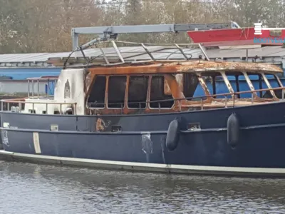 Steel Motorboat Custom Trawler 53 Photo 9