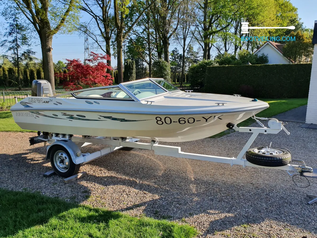 Polyester Speedboat Beekman Ultra 430 LTD - 65pk Met Trailer