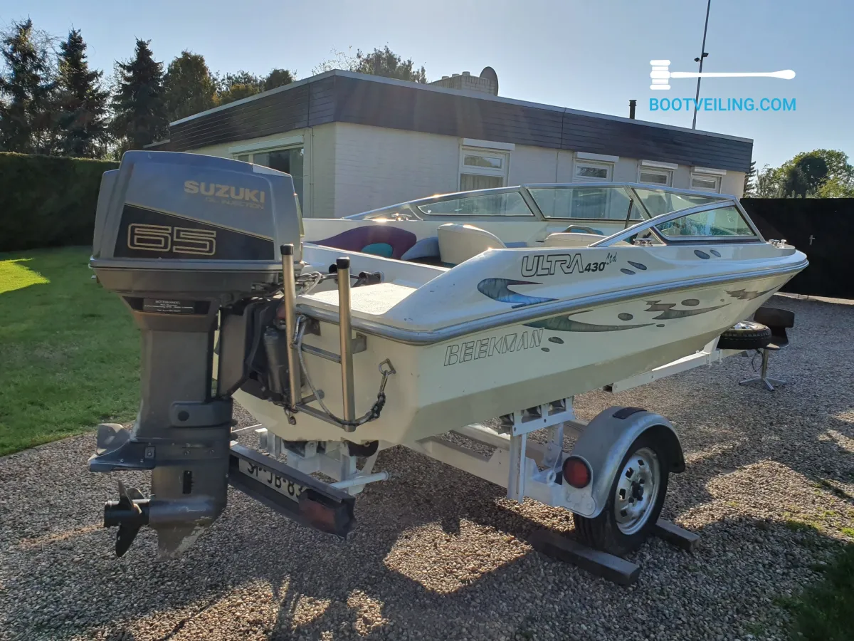 Polyester Speedboat Beekman Ultra 430 LTD - 65pk Met Trailer