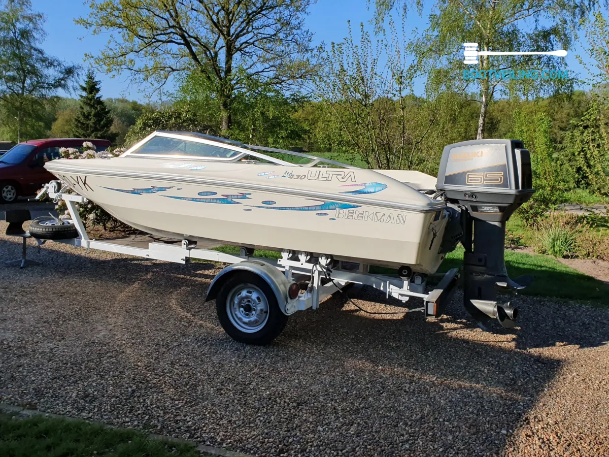 Polyester Speedboat Beekman Ultra 430 LTD - 65pk Met Trailer