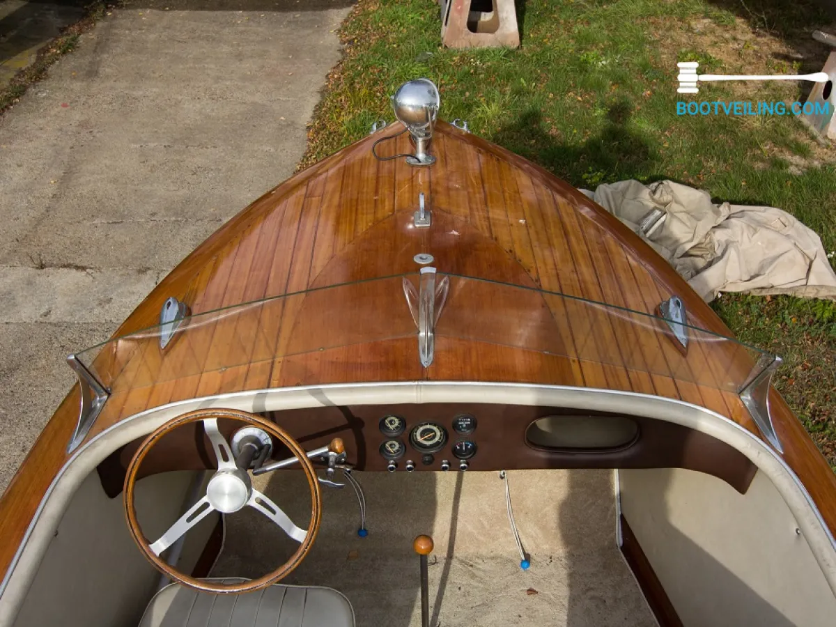 Wood Speedboat Runabout 19