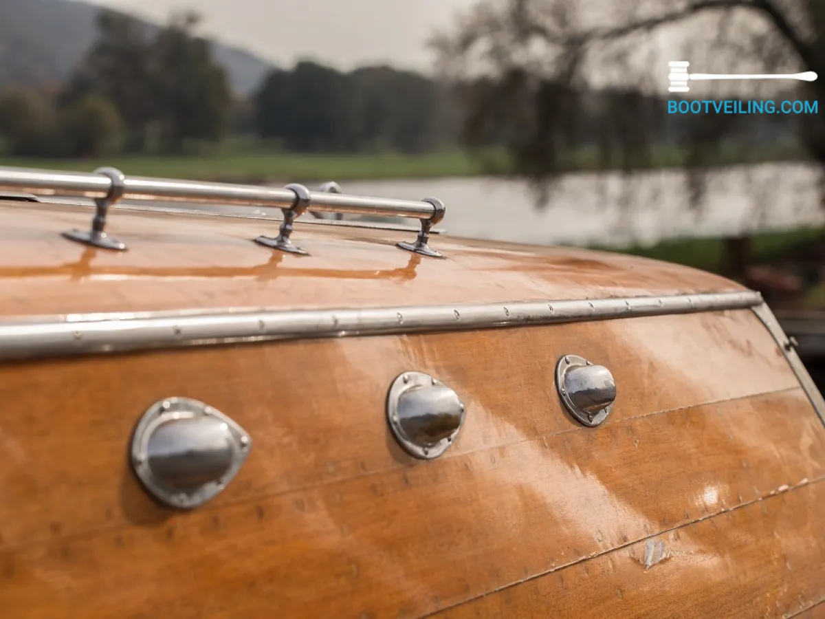 Wood Speedboat Runabout 19