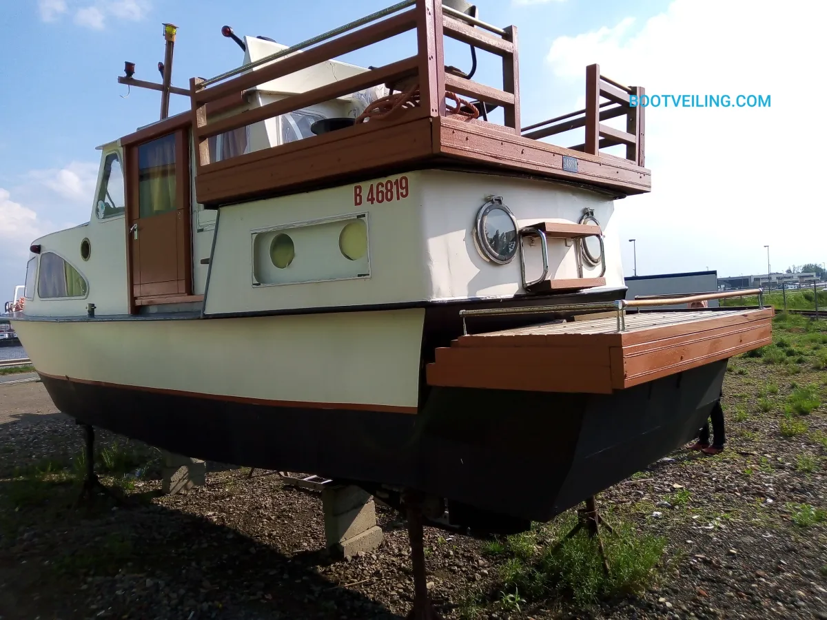 Steel Motorboat Motor yacht 29