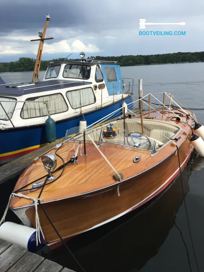 Wood Speedboat Runabout 19