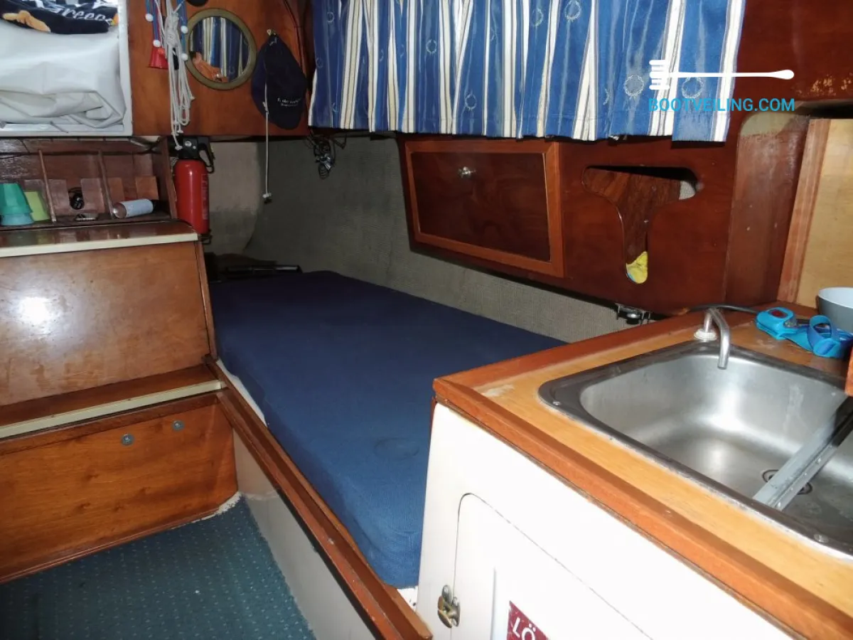 Polyester Sailboat Compromis 720