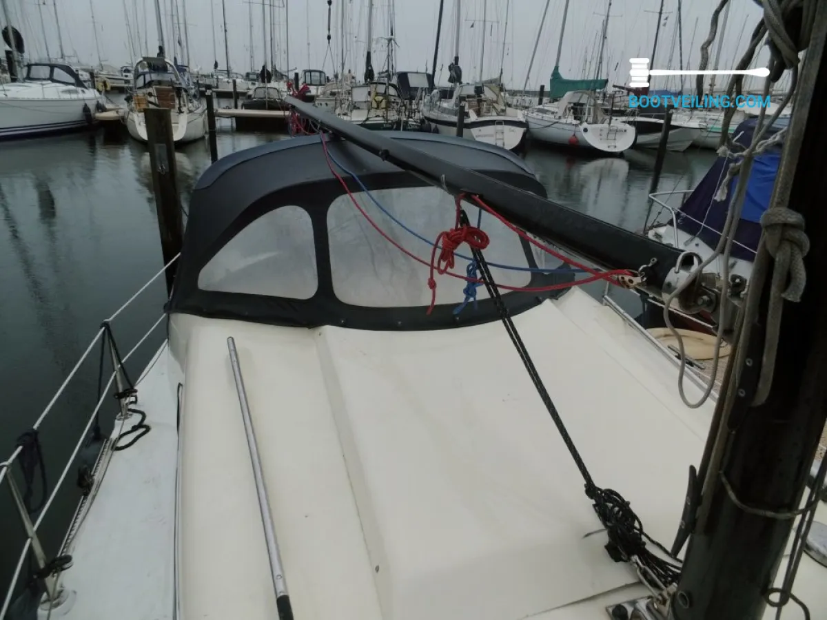 Polyester Sailboat Compromis 720