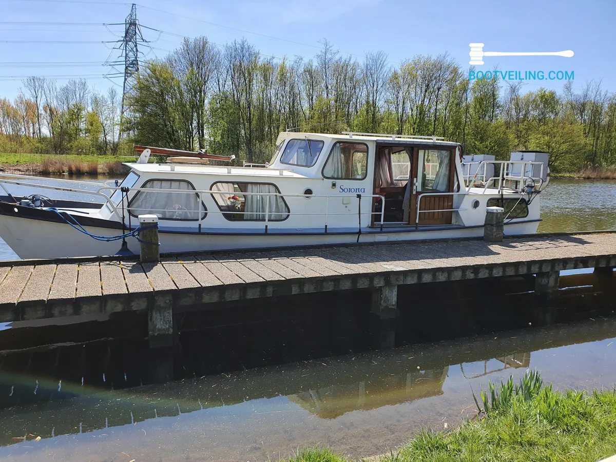 Steel Motorboat Cascaruda 29