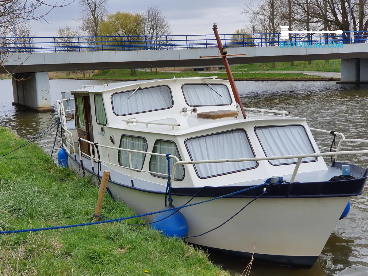 Steel Motorboat Cascaruda 29