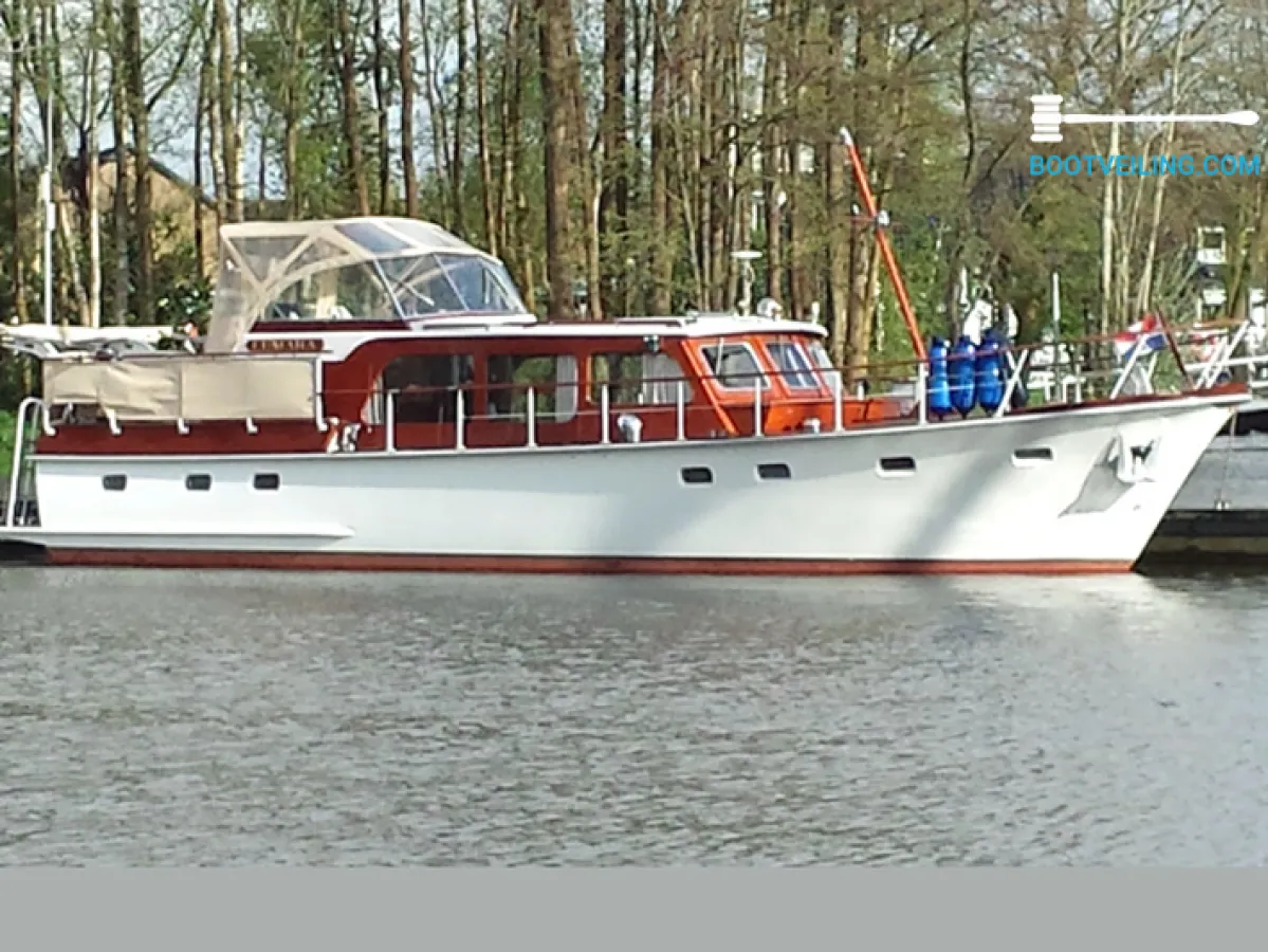 Steel Motorboat Super van Craft 1260