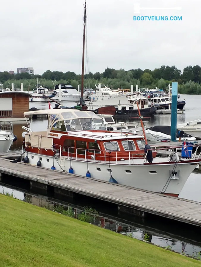 Steel Motorboat Super van Craft 1260