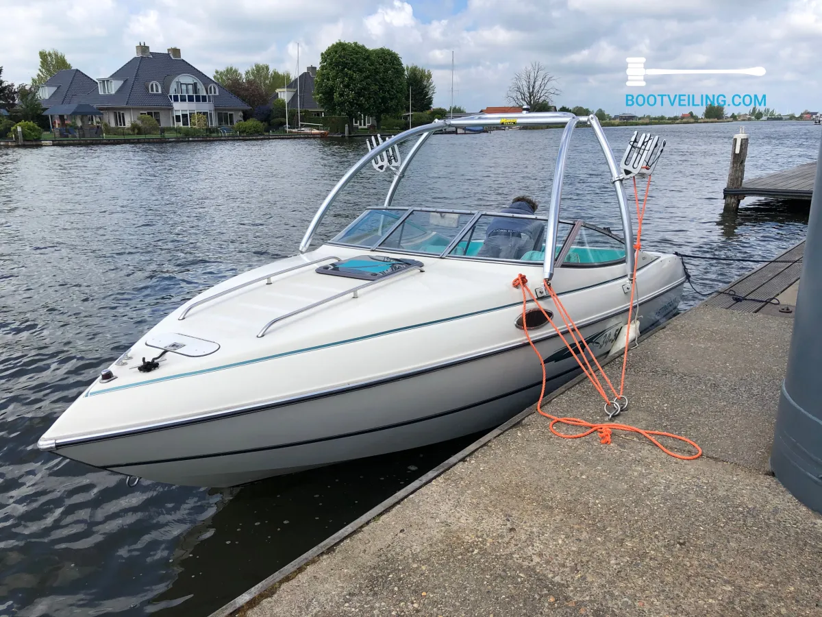 Polyester Speedboat Stingray 609 ZP Met Trailer