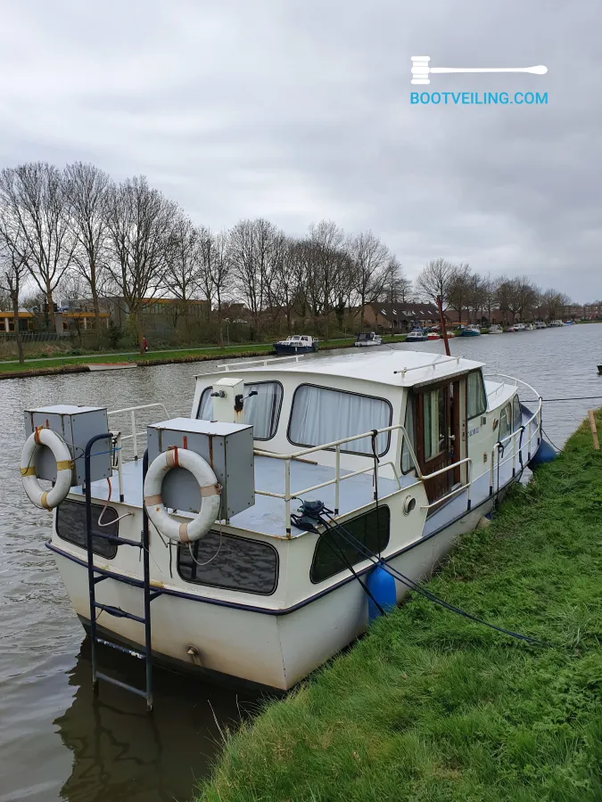 Steel Motorboat Cascaruda 29