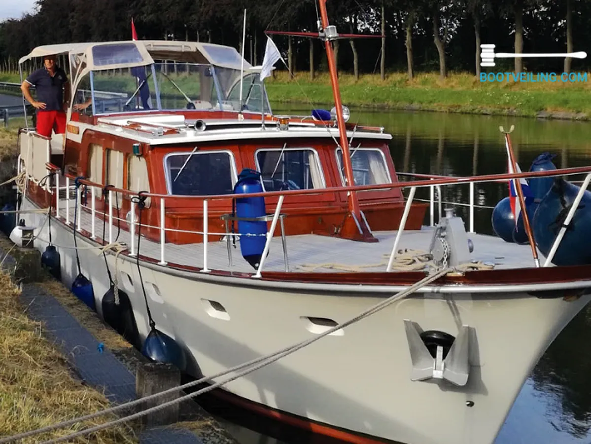 Steel Motorboat Super van Craft 1260