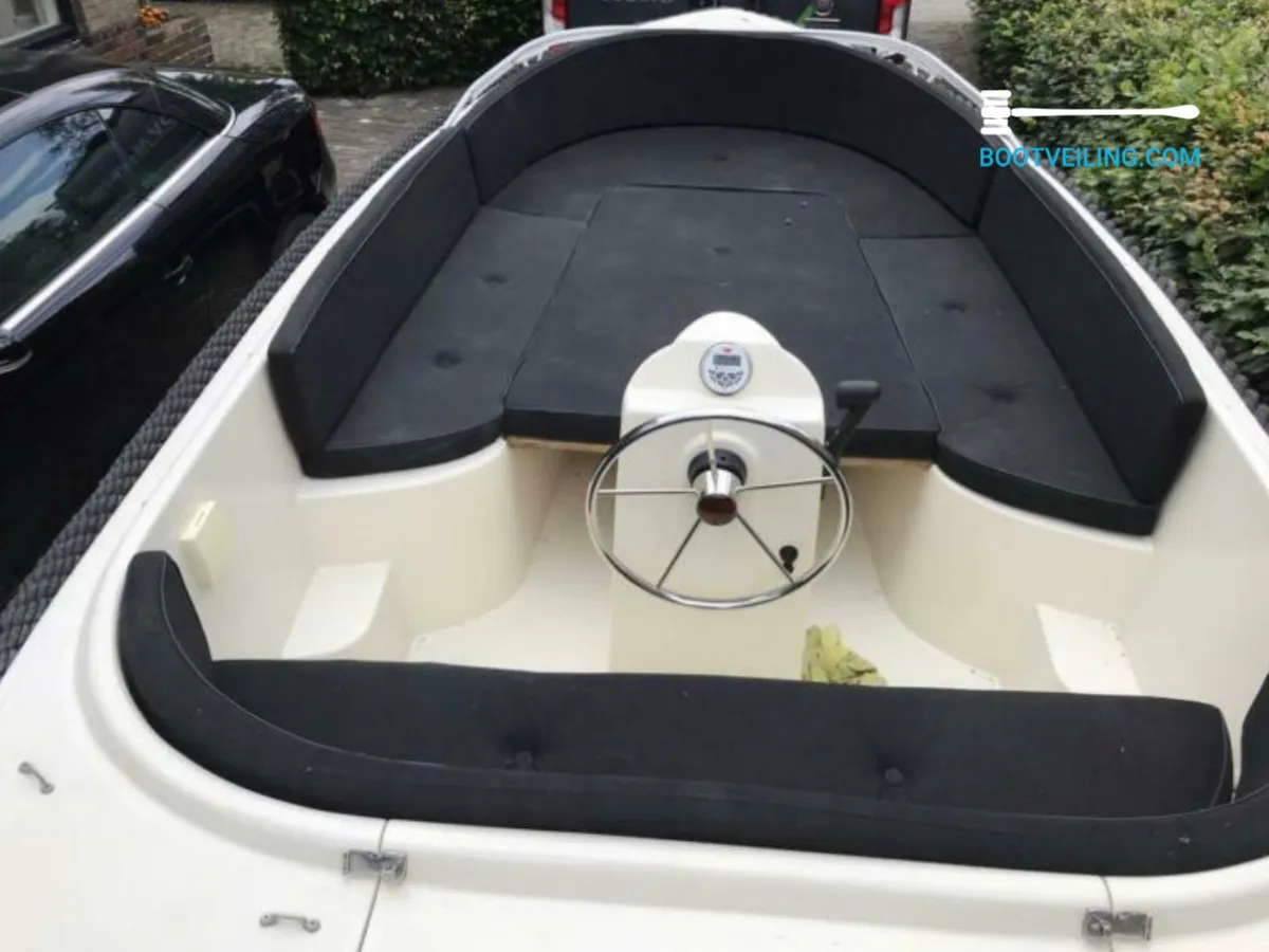 Polyester Sloop Admiral 550 Tender