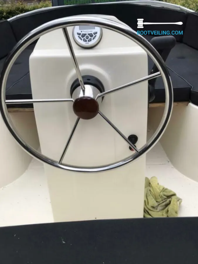 Polyester Sloop Admiral 550 Tender