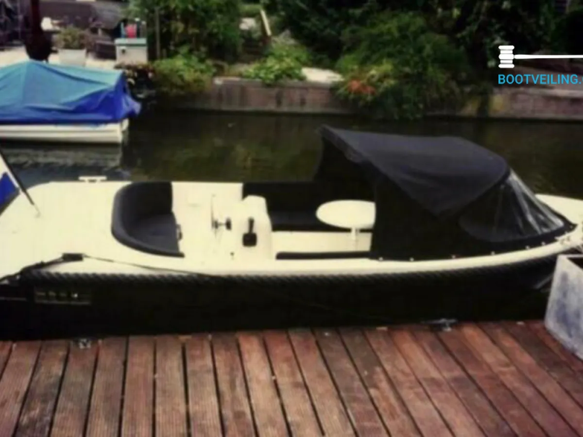 Polyester Sloop Admiral 550 Tender