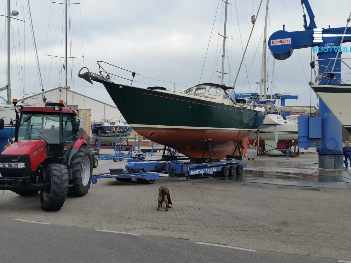 Polyester Sailboat Frans Maas Calypso 43