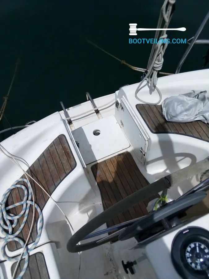 Polyester Sailboat Bavaria 31