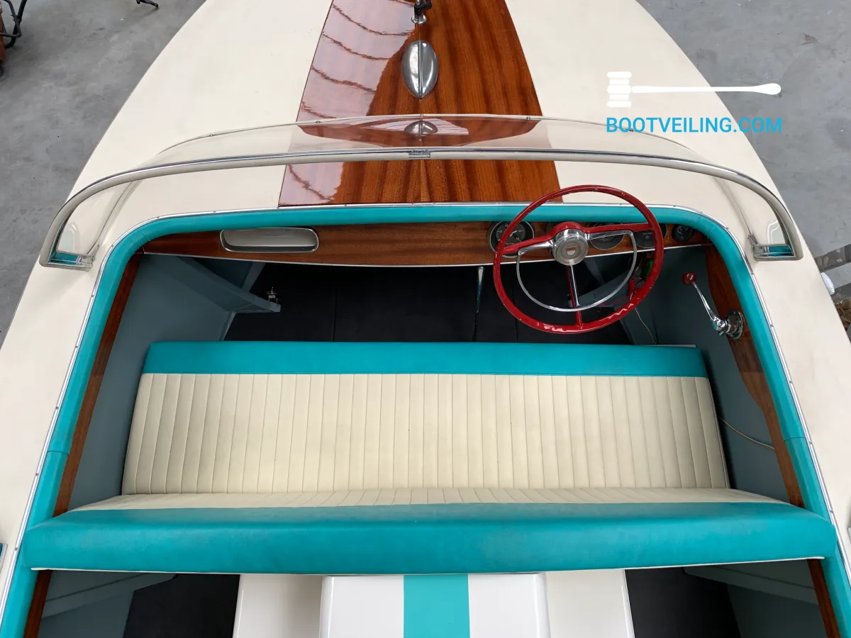 Wood Speedboat Chris Craft Cavalier 16