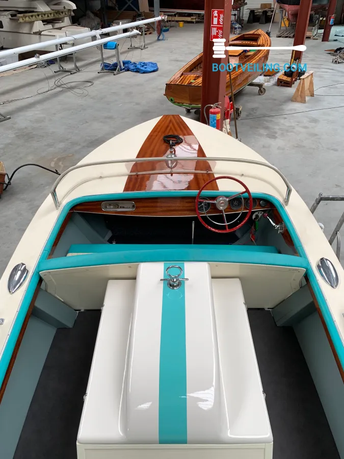 Wood Speedboat Chris Craft Cavalier 16