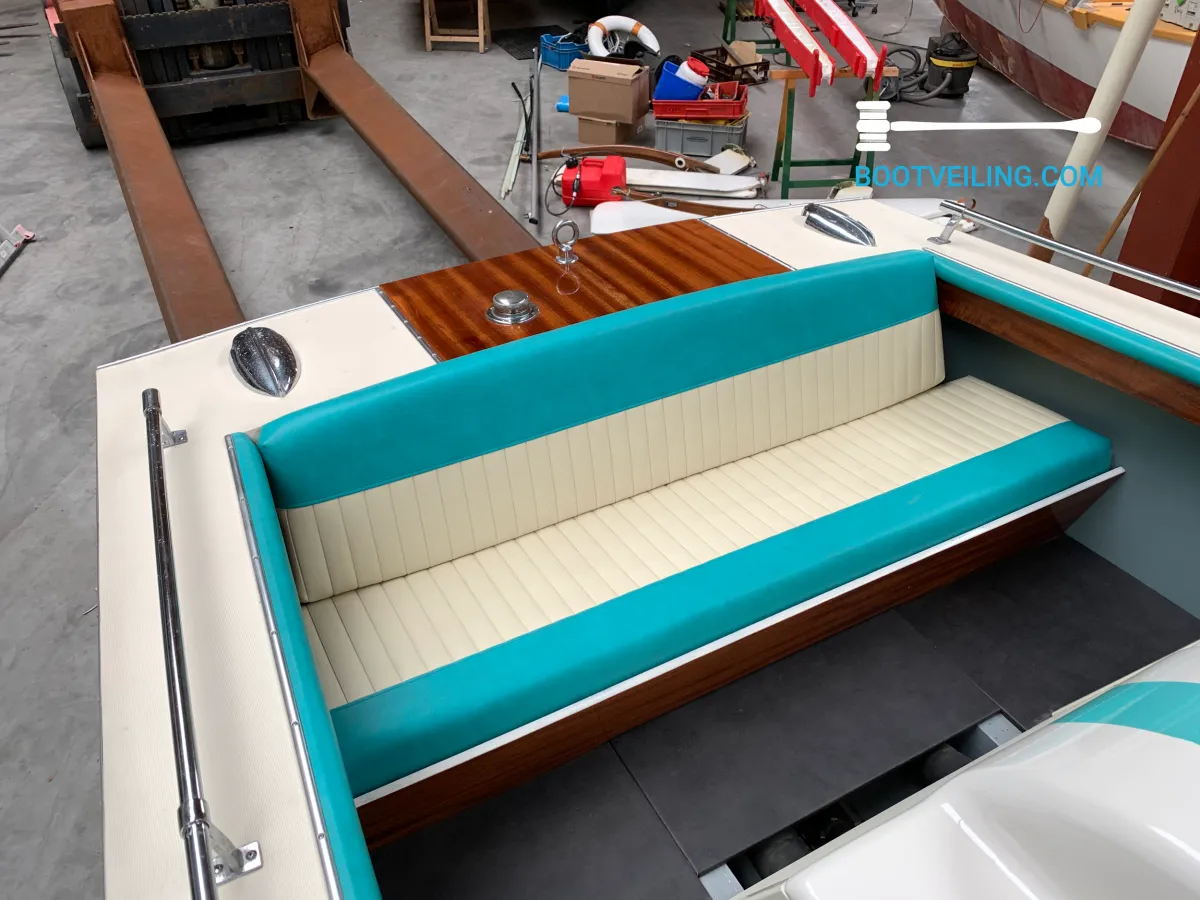 Wood Speedboat Chris Craft Cavalier 16