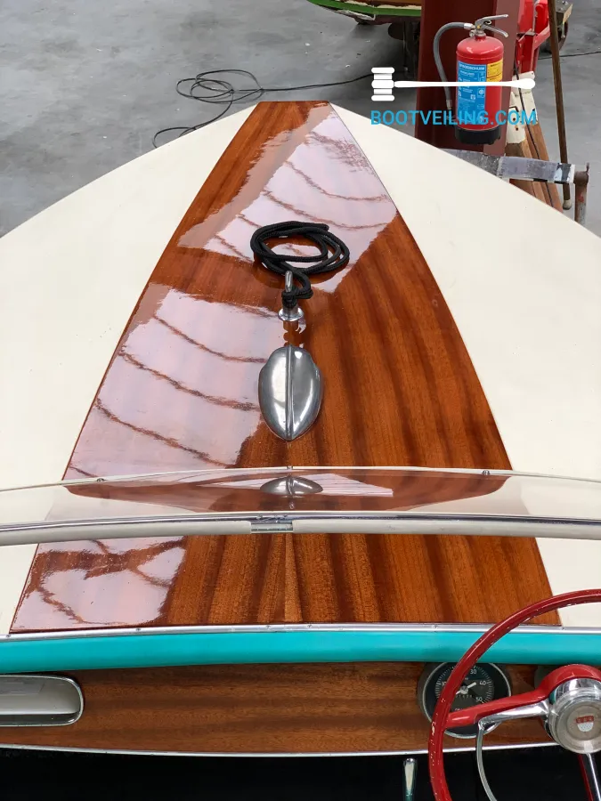 Wood Speedboat Chris Craft Cavalier 16