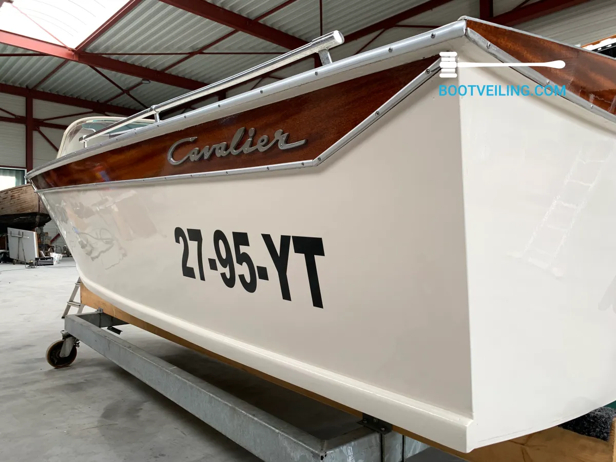 Wood Speedboat Chris Craft Cavalier 16