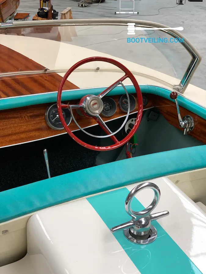 Wood Speedboat Chris Craft Cavalier 16