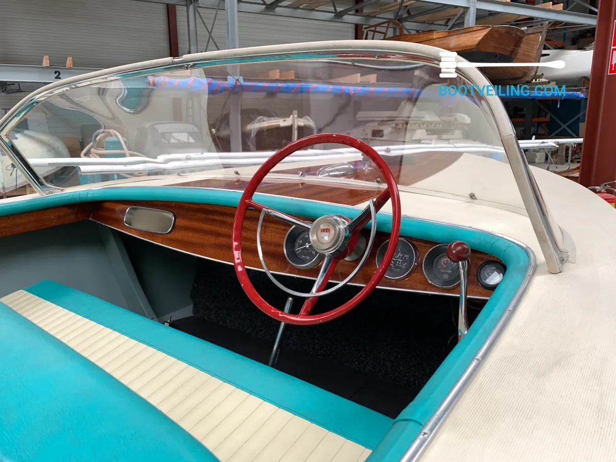 Wood Speedboat Chris Craft Cavalier 16