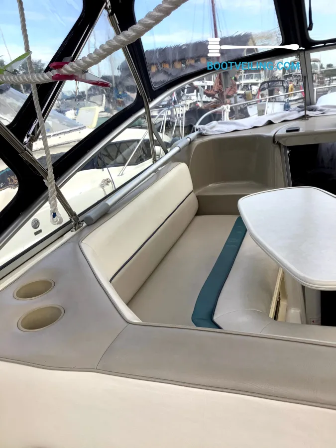 Polyester Speedboat Bayliner 2355