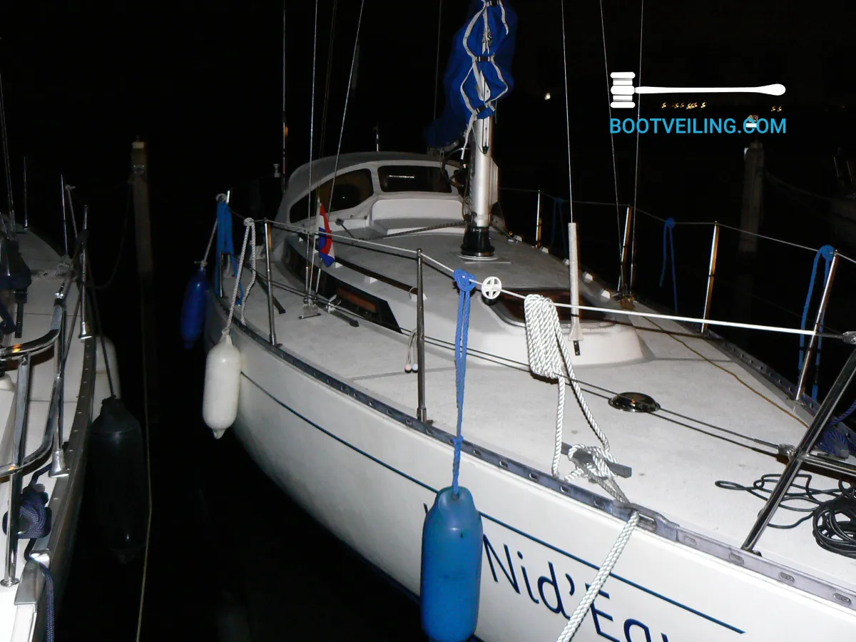 Polyester Sailboat Standfast 30