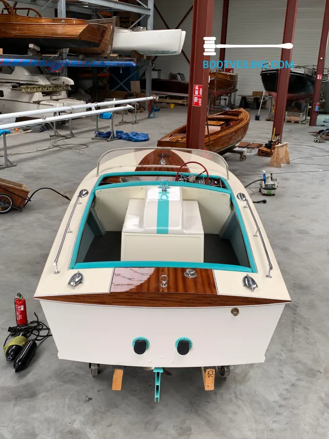 Wood Speedboat Chris Craft Cavalier 16